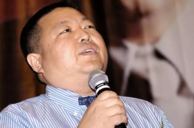 阿尔茨海默新药被北大教授质疑,"药神"曾被罚800次