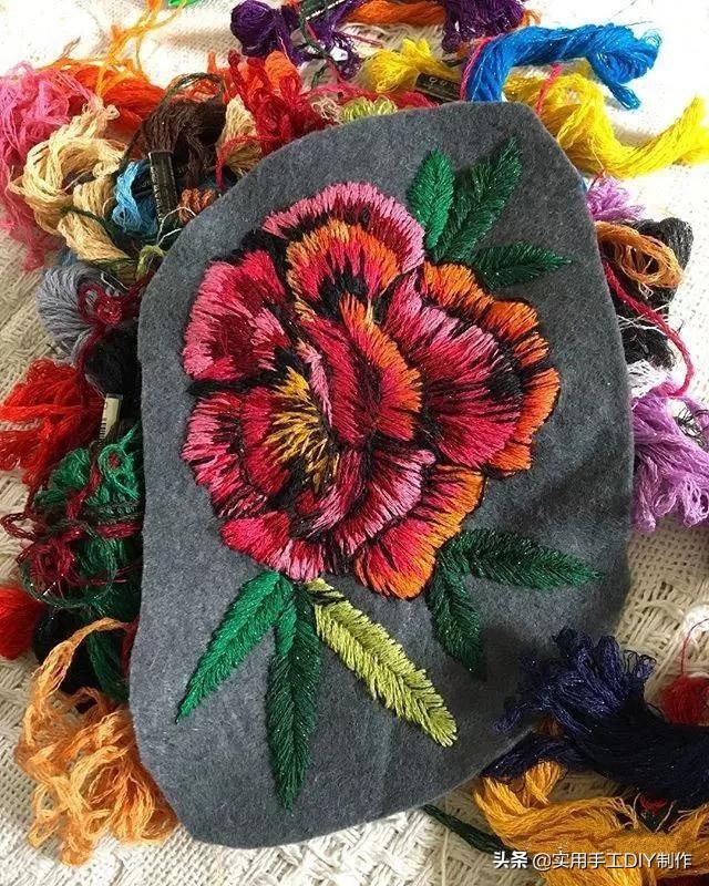 刺绣作品毛线和布条这样子刺绣装饰衣物美极了