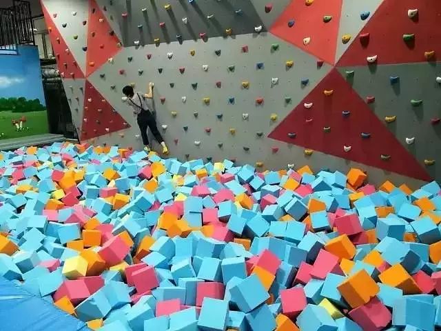 下午场蹦床火爆抖音风靡全球蹦床活动4000平米顺义最大乐园