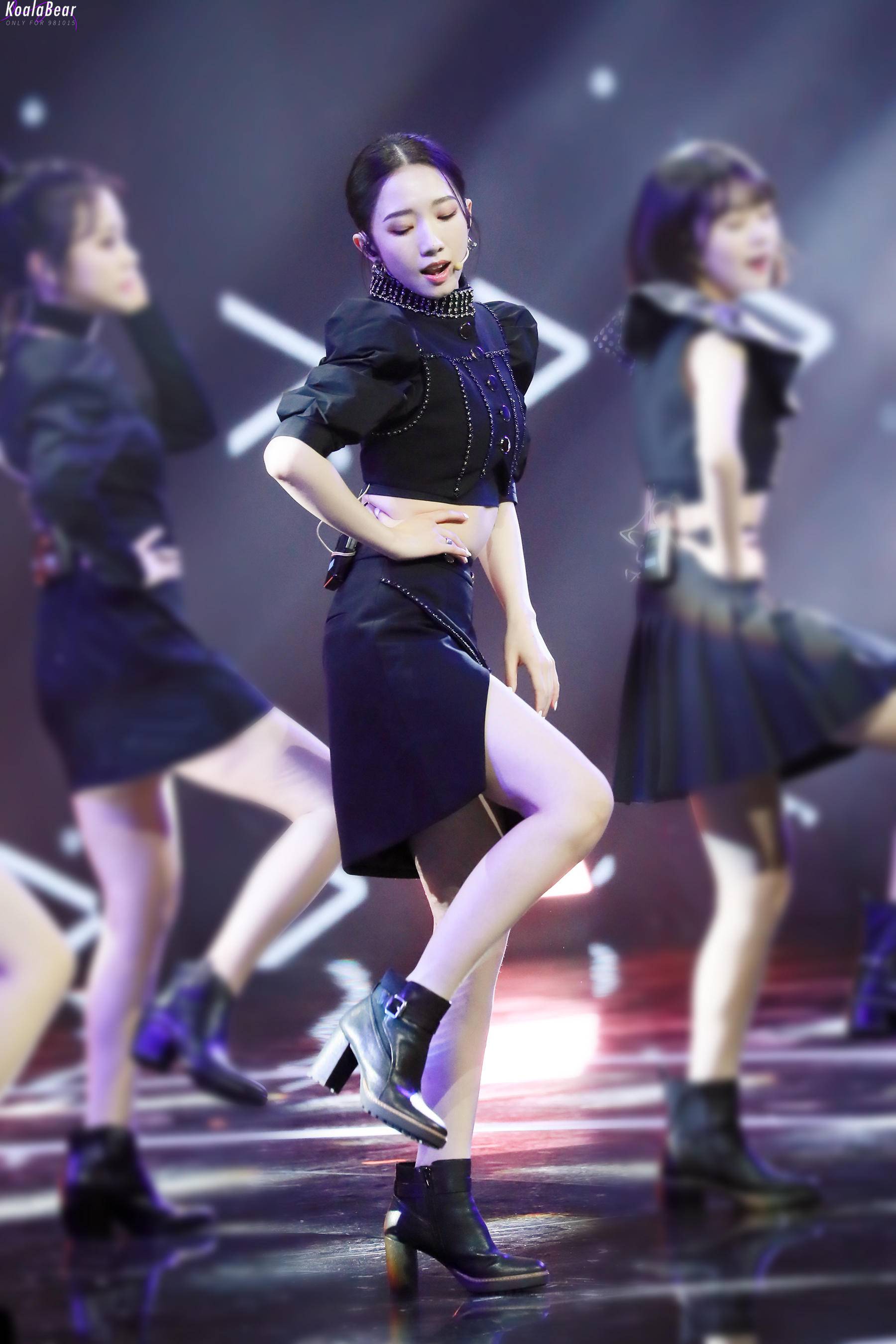 唱跳歌手孟美岐,她的花路才刚刚开始.