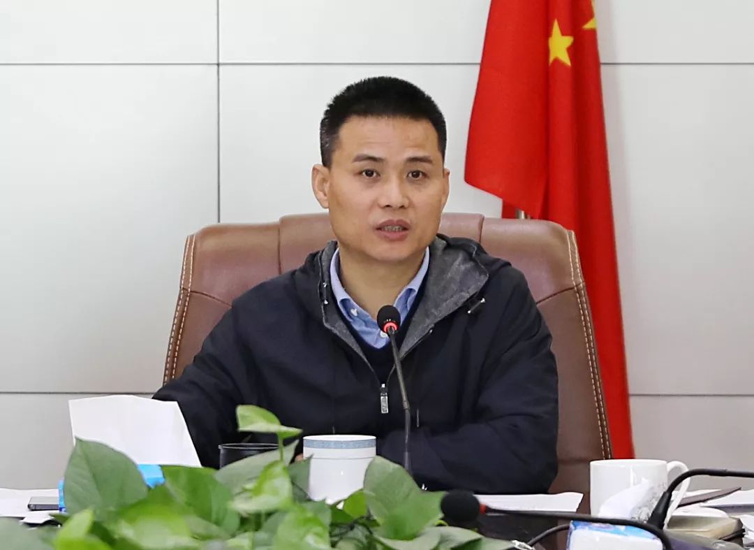 何党生主持召开全区扶贫资金使用情况调度会