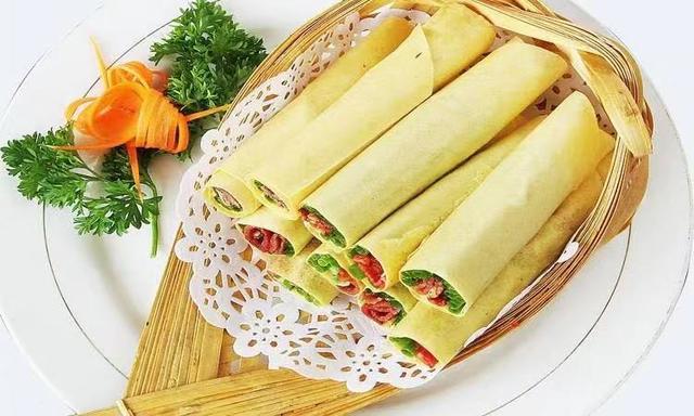煎饼卷若想吃甜的煎饼,糊子不用发酵可摊;若想吃酸的煎饼,要把糊子