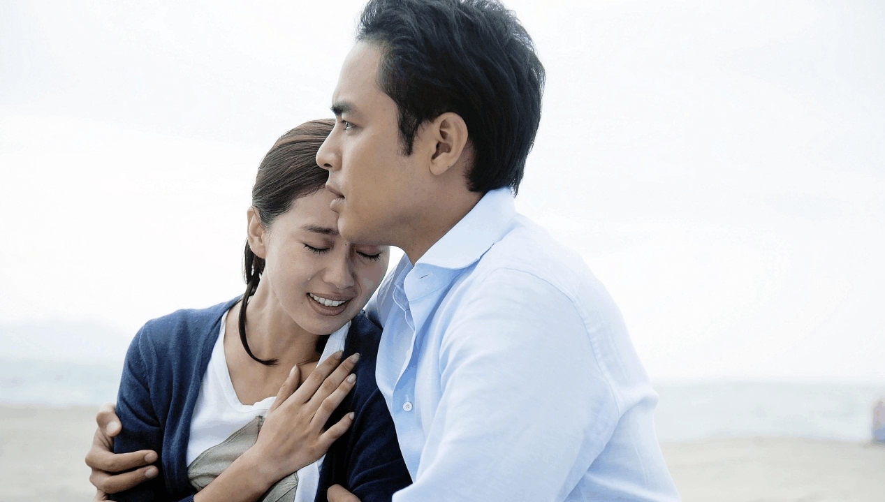 而说到神秘恋情程度最深的,笔者心目中的那一票,必须要投给天王刘德华