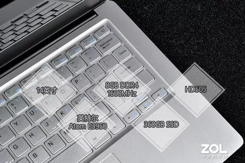 中柏ezbook s5採用了英特爾凌動(atom) e3950四核處理器,8gb ddr4