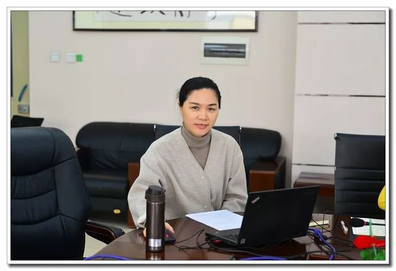 宋阳老师着重家校合作,班主任需要用心倾听来自家长的声音.