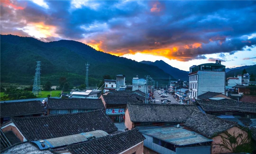 明光镇:念好"治,建,管"三字经,做活抵边"美丽集镇"文章