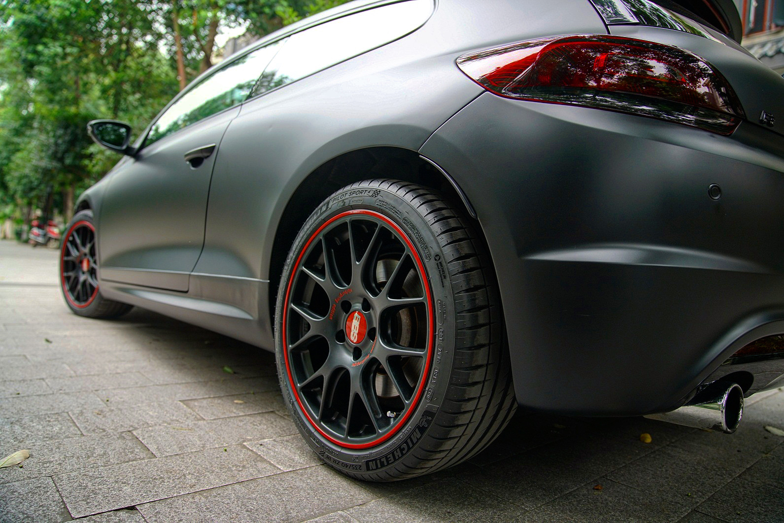 尚酷r轮毂改装案例;bbs ch-r纽博格林版18寸轮毂