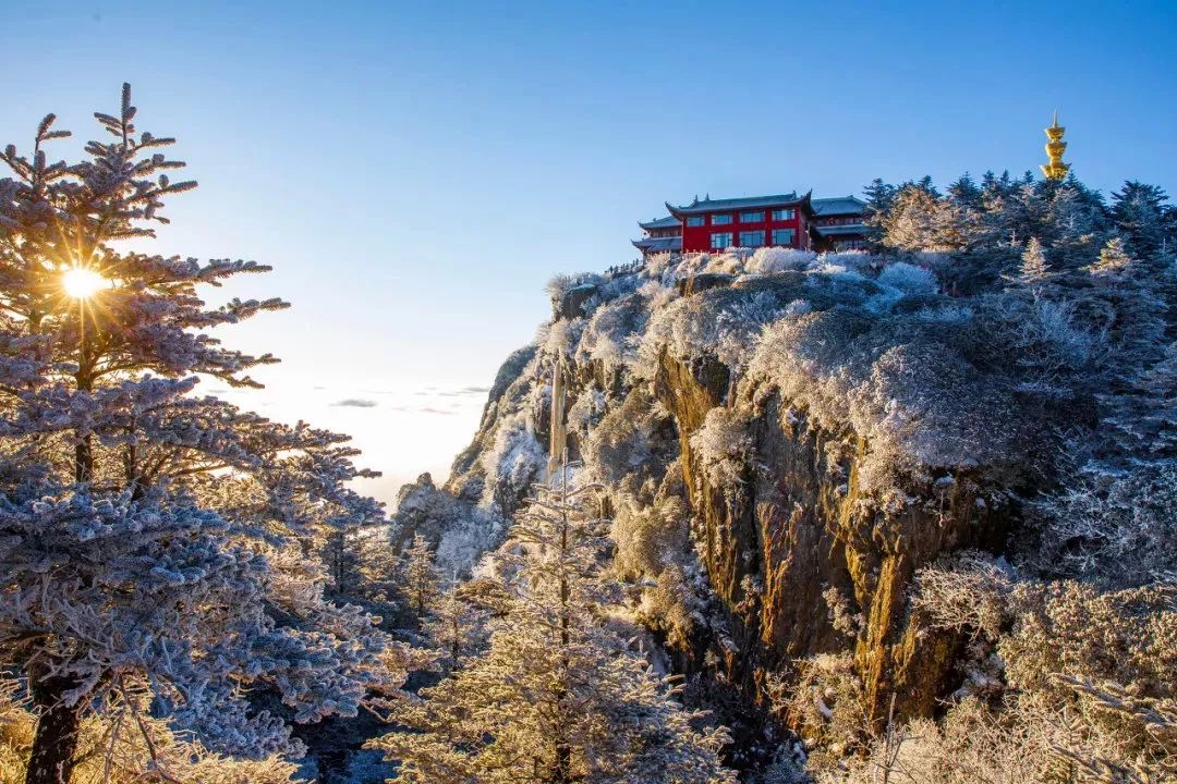 太勾魂了奔赴峨眉山看雪景是对冬天最基本的尊重