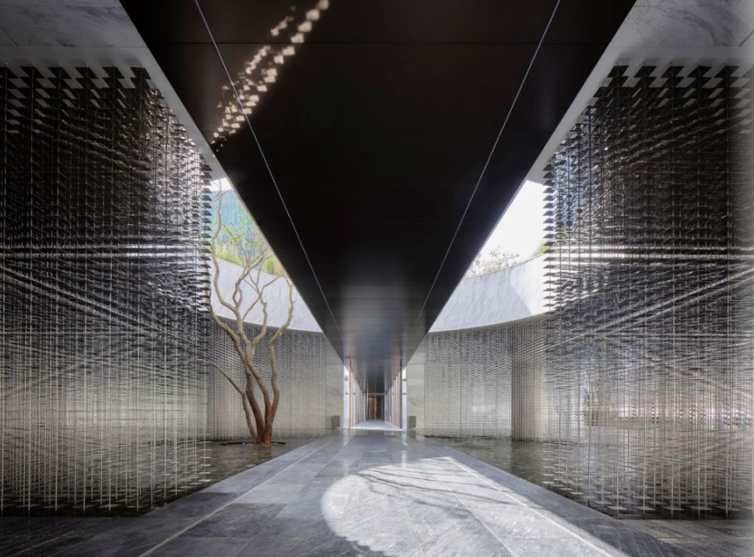 现代艺术中心入口长廊◎photo sunac