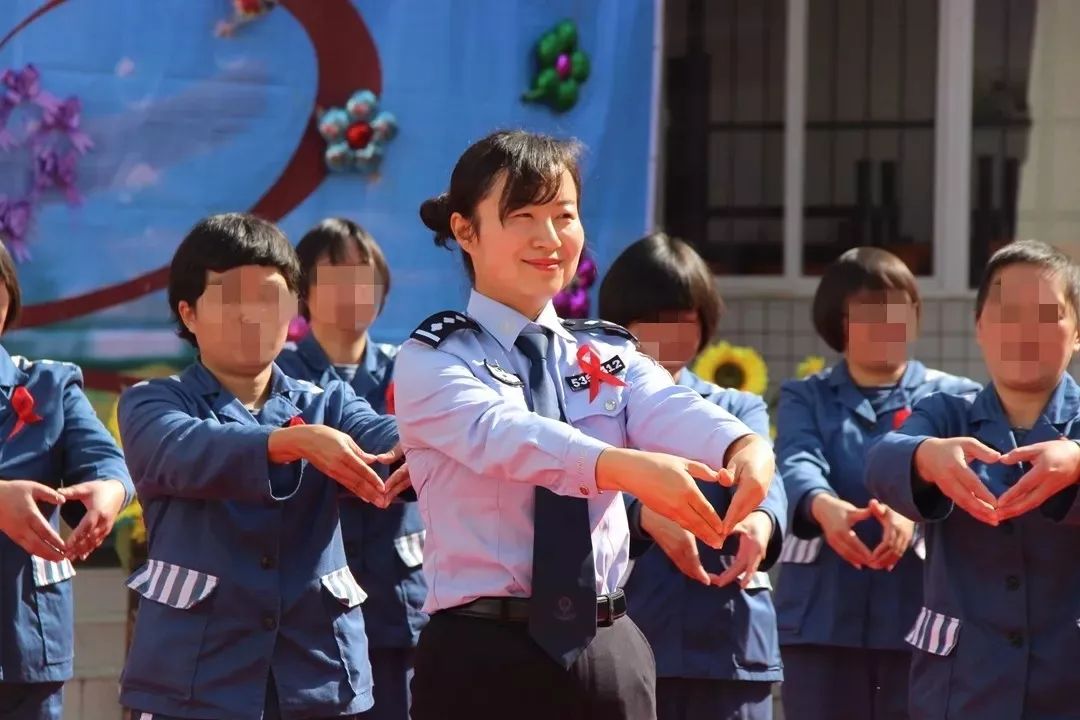 这群监狱警察说:我们不怕牺牲就怕被误解孤立_治疗