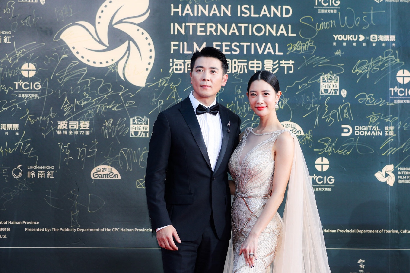 保剑锋携长安伏妖绅士儒雅亮相海南岛国际电影节