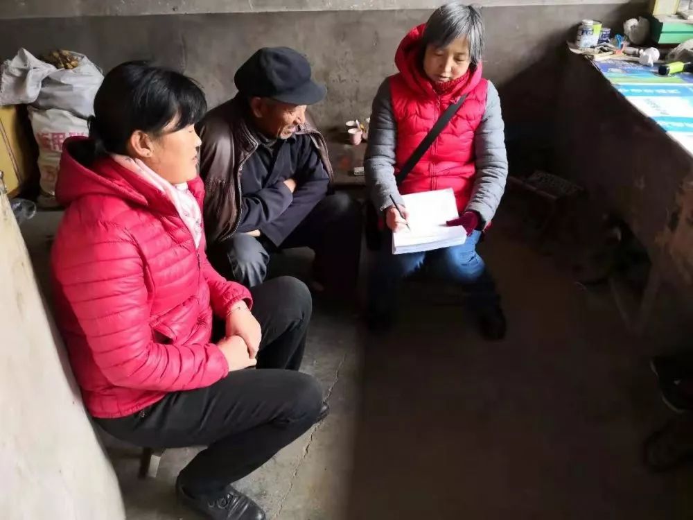 不忘初心牢记使命五莲审计人走村入户大走访