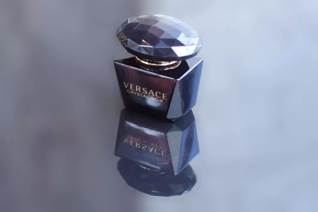 撩人的不止有深夜还有这支香水