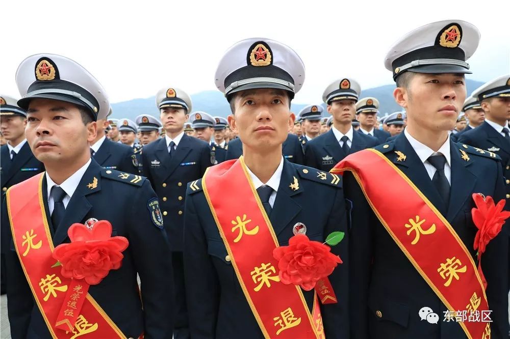 7火箭军96811部队▲仪式现场.▲高唱国歌.▲赠送纪念品.▲回望军旅.