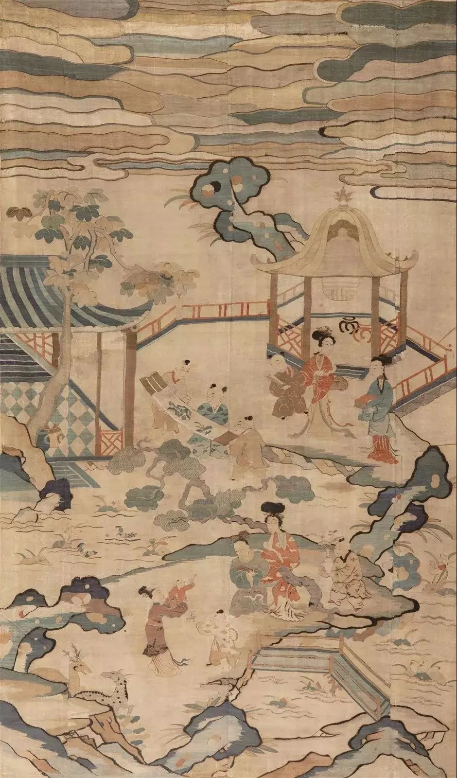 lot 1868 明末清初 顾绣 瑶池集庆图屏 成交价rmb:437,000