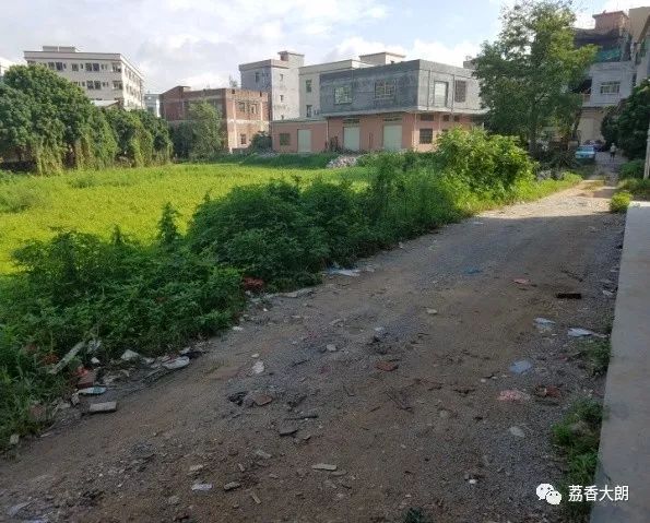 道路更完善了黄草朗竹山至高英之间机耕路黄朗路松山湖大道大朗段