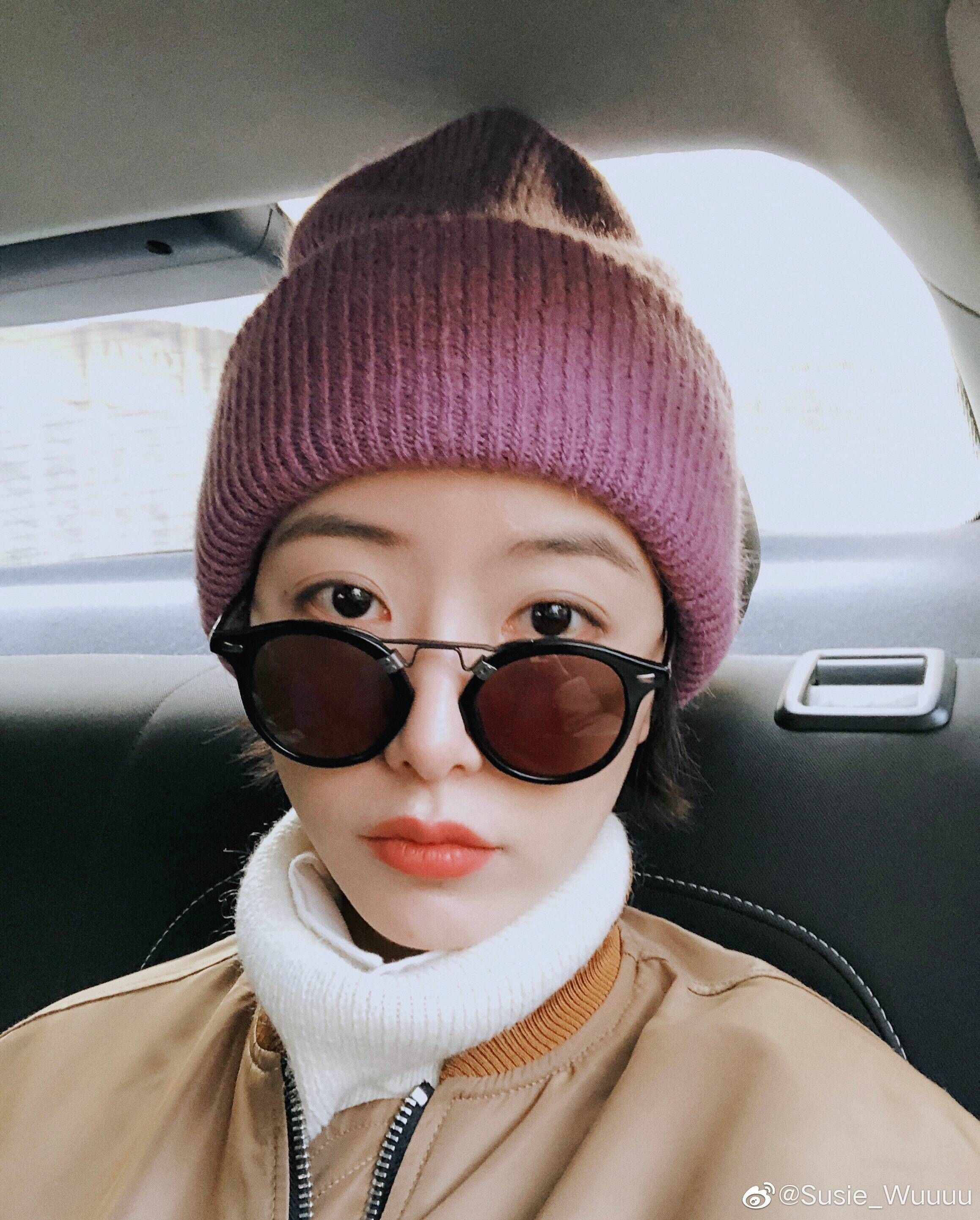 原创李亚鹏新女友晒近照,大眼小v脸皮肤好,网友:漂亮纯净!