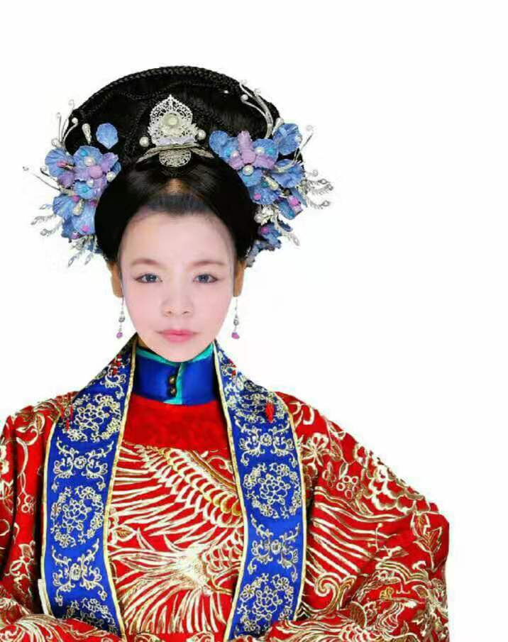 歌手王陆芳接受杂志封面拍摄做形象大使为品牌代言捞金100万元