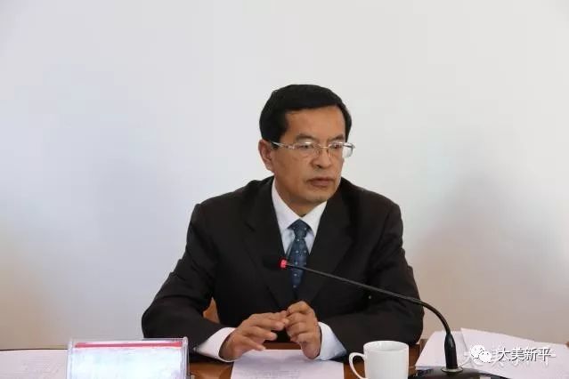 副主任郭健鑫,张永光,李学明参加会议,副县长张林及相关部门领导列席