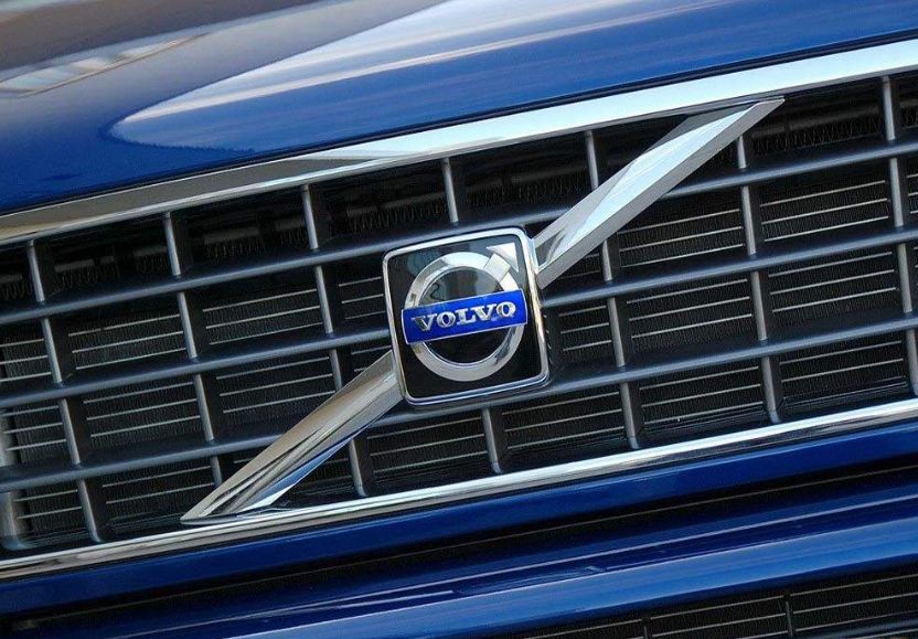 沃尔沃汽车,这车到底有多安全那,这么说吧,就连车标都给系上安全带了