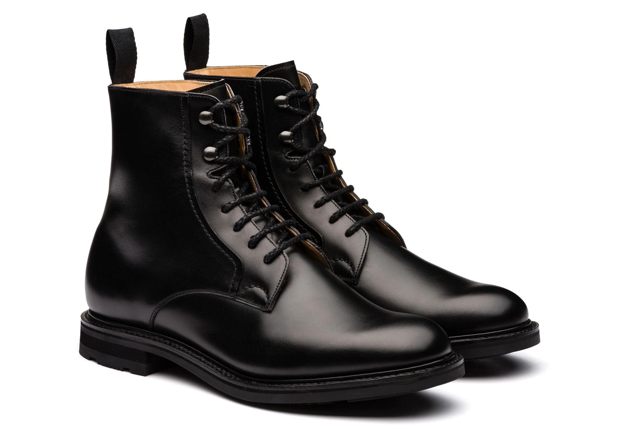 冬天穿上这四款小众英伦男士皮靴会让异性对你的品味刮目相看