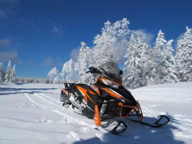 招募| | 玩雪新境界,驾雪地摩托穿越长白山报名啦!
