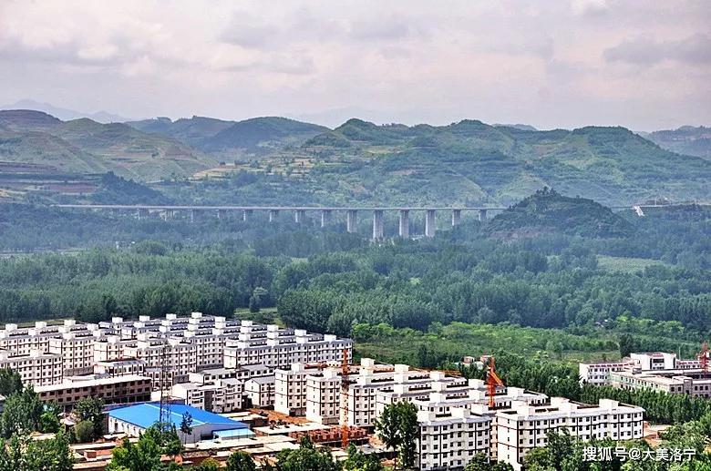 洛阳市洛宁县巍巍八大山山山有神仙