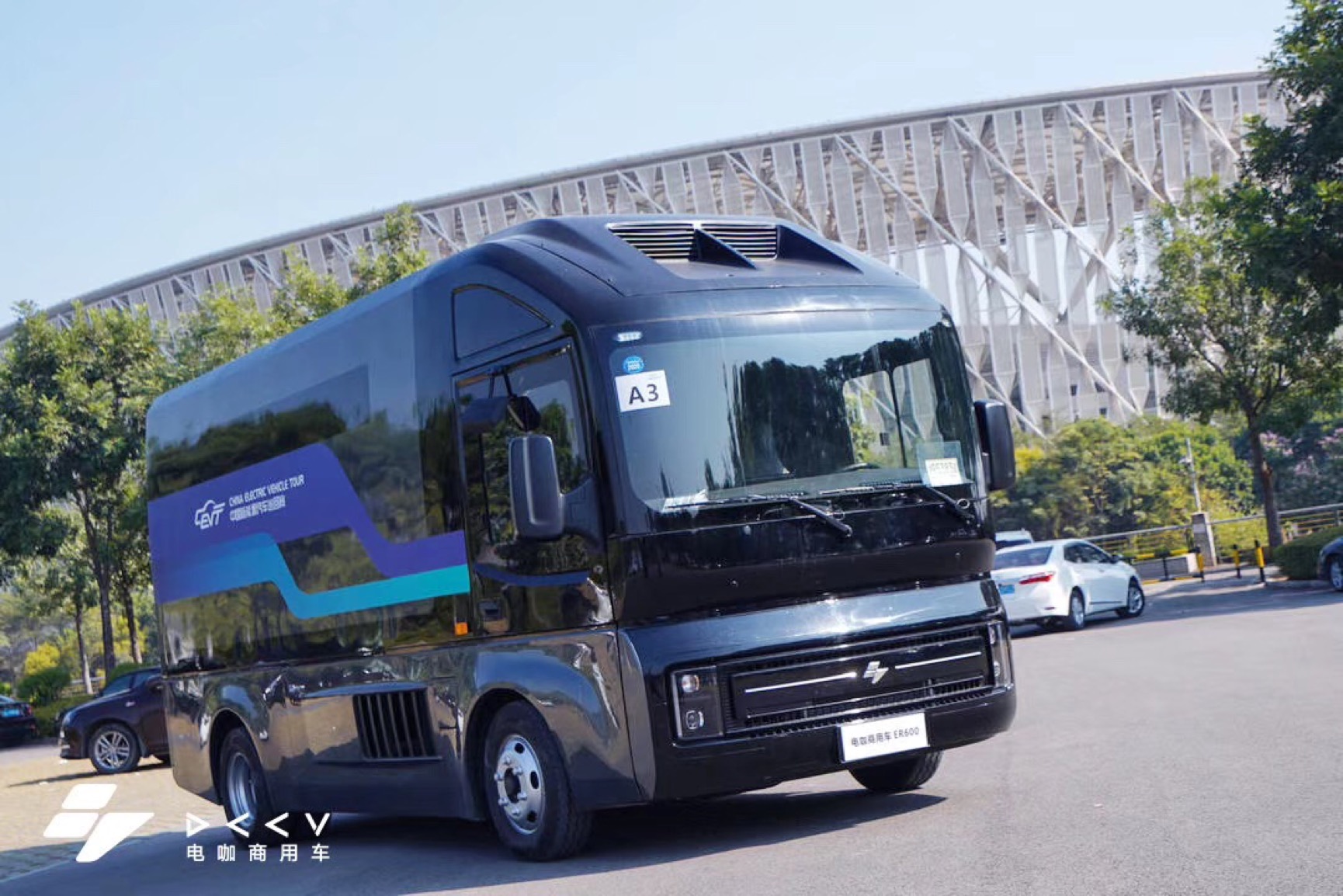 电咖商用车品牌官宣发布首款旗舰物流车er600广州亮相