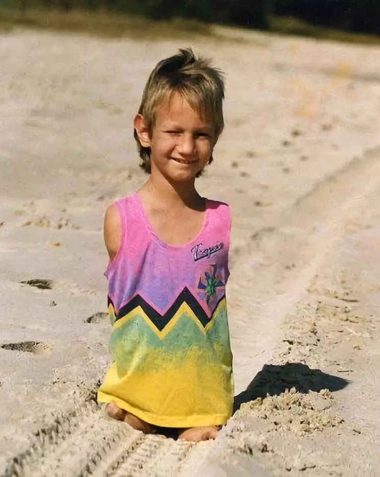 他没有四肢,去过60个国家,如今结婚生子,成为人生赢家_尼克