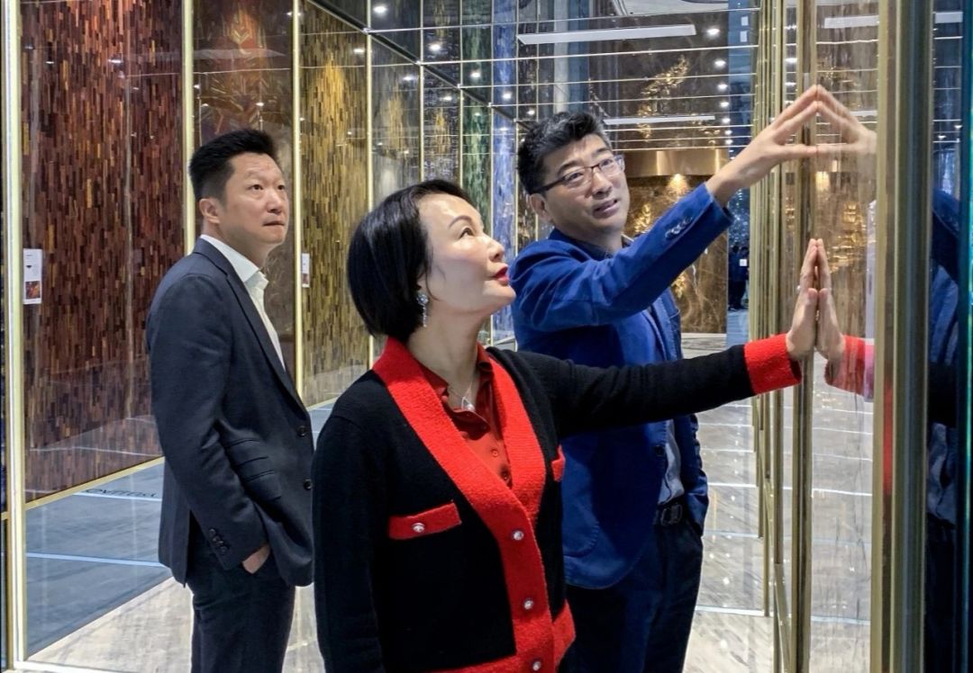 红星美凯龙控股集团副董事长车建芳一行莅临英良集团参观考察