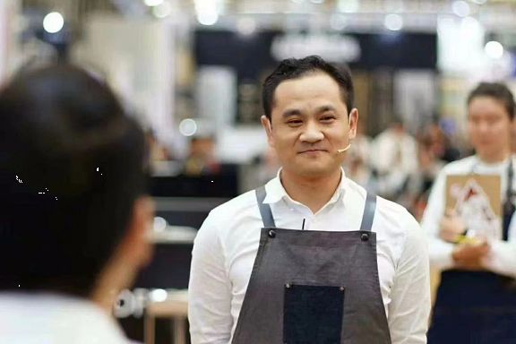 孙磊2019世界咖啡师大赛中国区选拔赛冠军咖啡论坛活动预告自带文艺