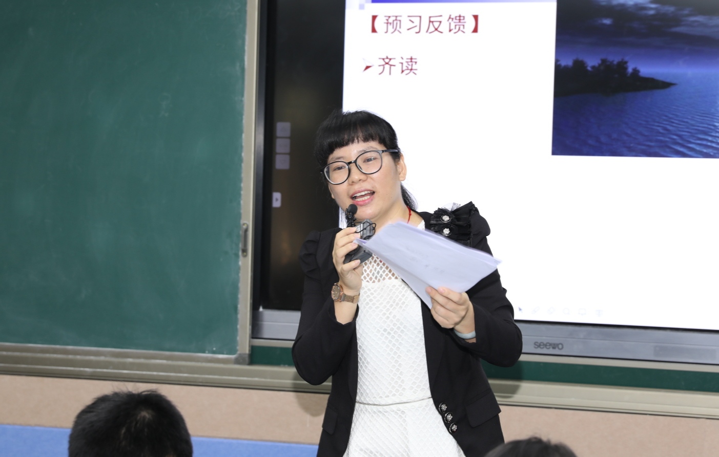 工作室成员刘伟玲,林剑波,黄婷等三位老师分别上了示范课.