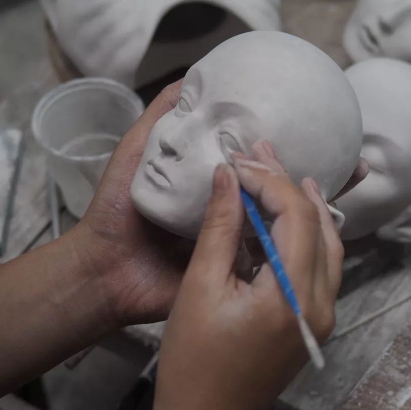 易碎又永恒的除了爱还有陶瓷人偶