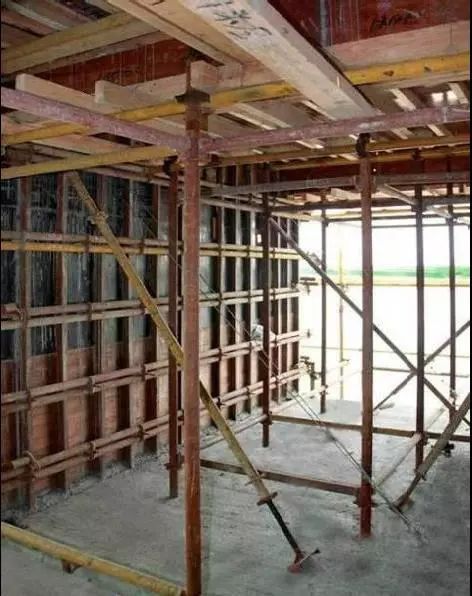 模板工程标准化管理作业指导书,详细施工过程做法照片!_加固