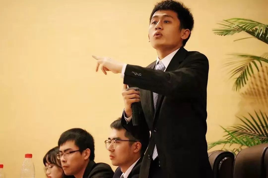 第五届天伦杯全国政法院校辩论邀请赛亚军,全程最佳辩手;第八届世界