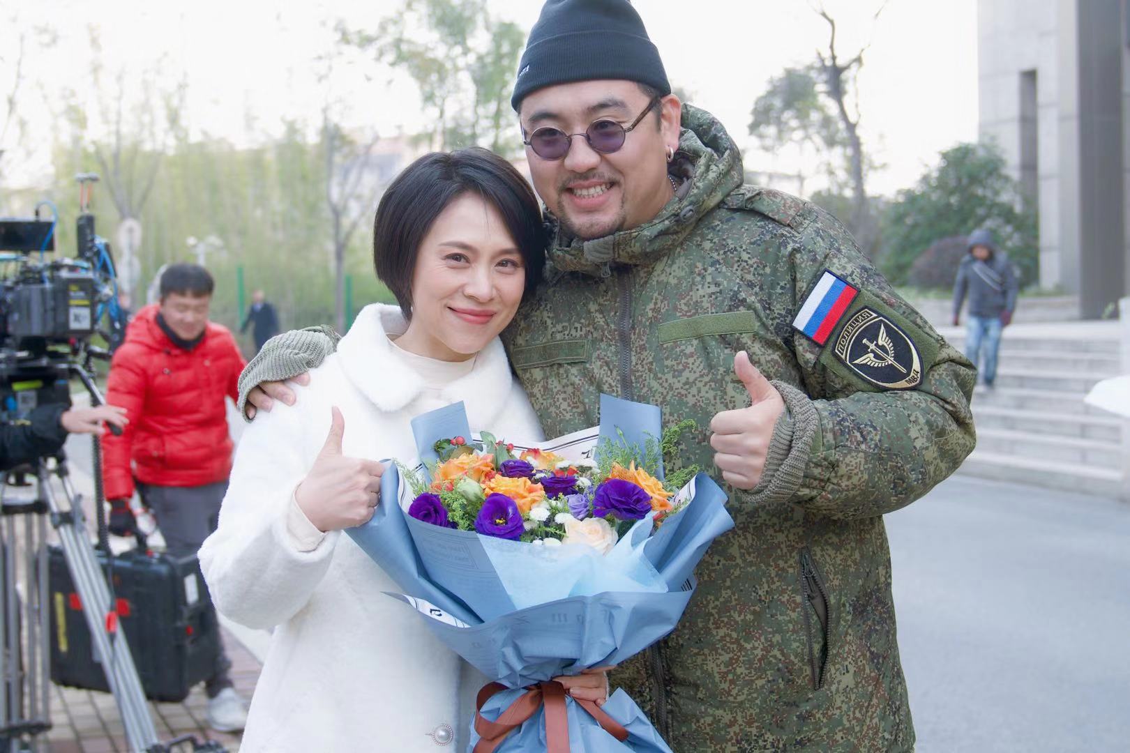 涂凌变身为"后妈" 《不说谎恋人》杀青