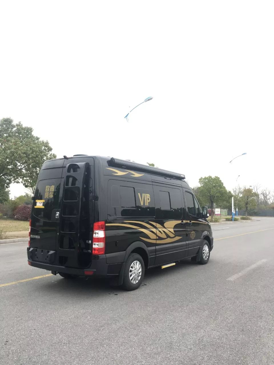 亚星欧睿长轴b型房车 接受多种定制款 打造独属于自己的房车