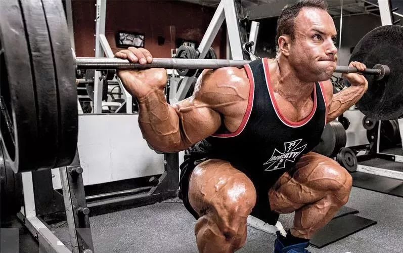 中国男性深蹲实力表!到底蹲多少才算牛逼?