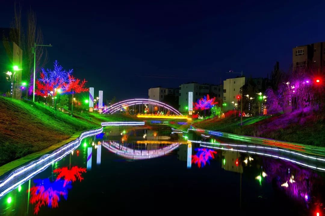 若羌县夜景图片