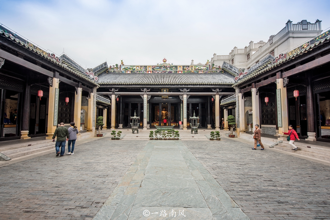 原创中国最有穿越感的街区,位于广西南宁,感觉就像影视片场!