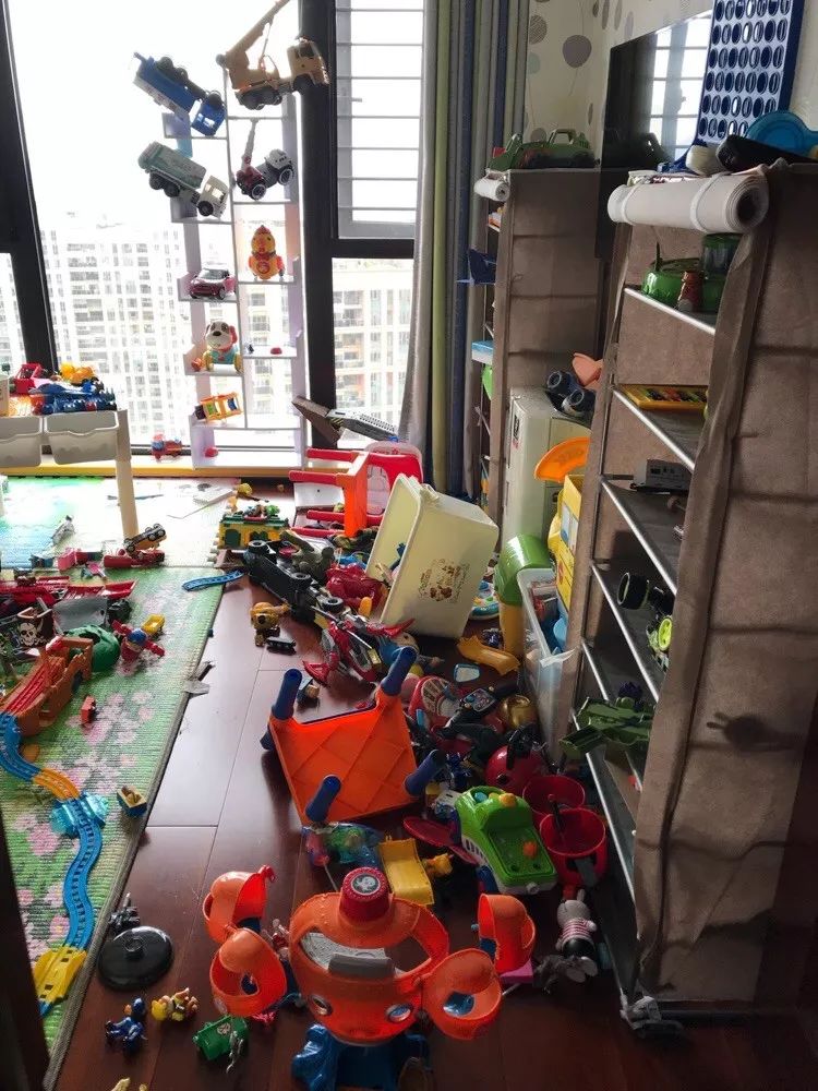 妈妈晒出一儿一女的房间,网友:同款孩子_玩具