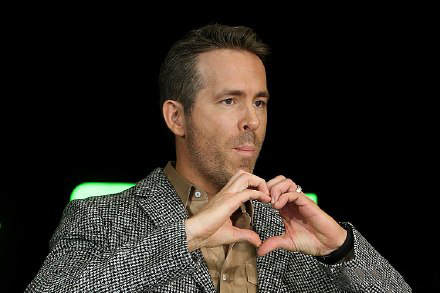 瑞安雷诺兹韩国宣传新片单方面宣布自己加入exo