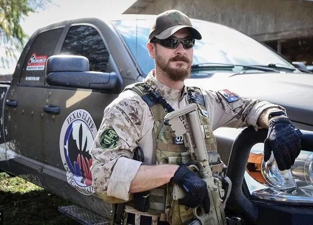 美国最强狙击手,10年狙杀160人,退役后却被战友从背后打死