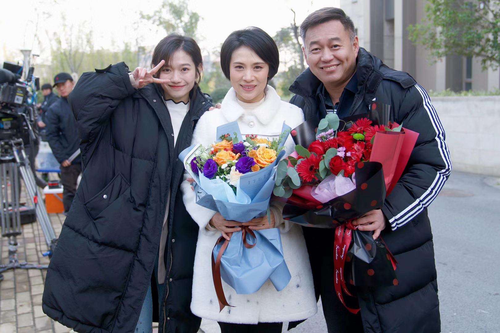 涂凌变身为"后妈" 《不说谎恋人》杀青