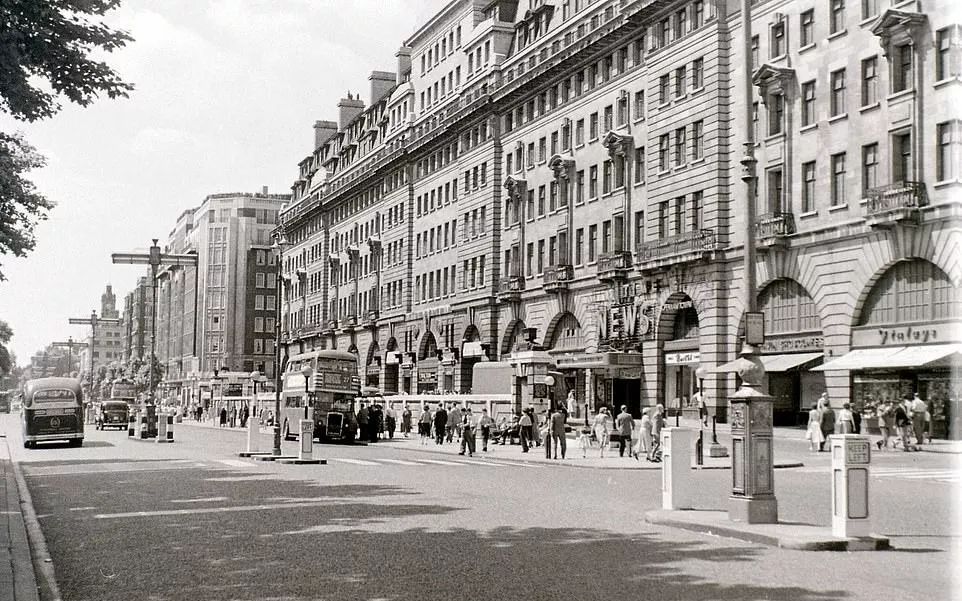 50年代的伦敦, 每一张照片都是电影海报