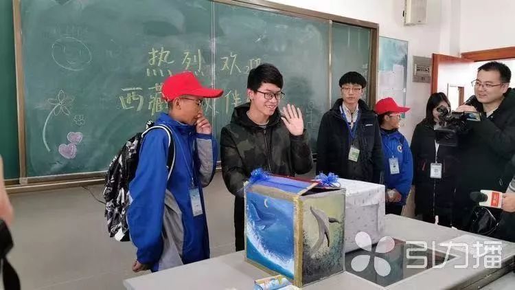 好奇期待西藏林周县50名初三学生今起开始体验苏式生活