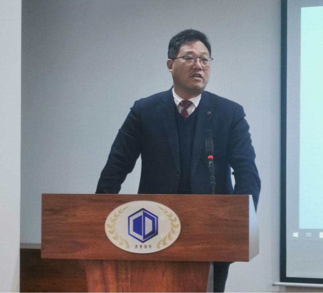 最后,刘庆德副会长对本次刑辩沙龙成功举办表示祝贺,并对如何成为一名