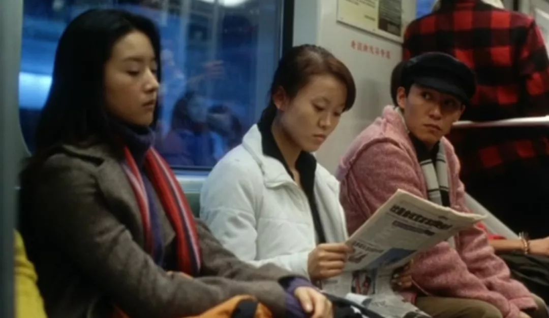 下一站的出口你等着我地铁是一座城的缩影.