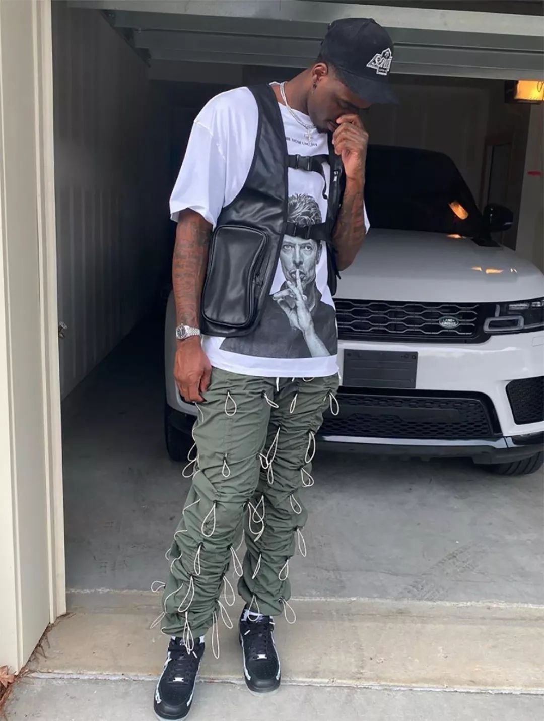 明星上脚丨travisscott到底有多爱穿板鞋牛仔裤