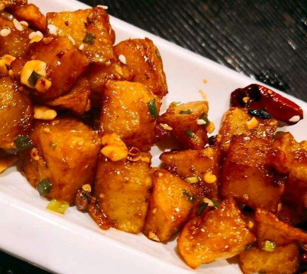 丝恋秘酱土豆,香气四溢是客人每桌必点的销量之王